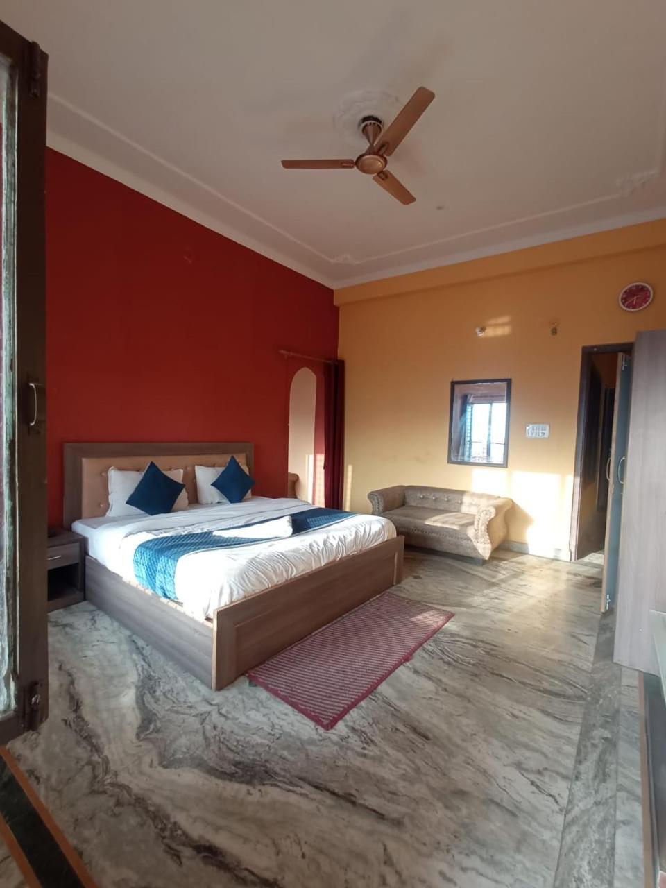 Siddhi Vinayak Hotel And Banquet Bhimtal Bagian luar foto