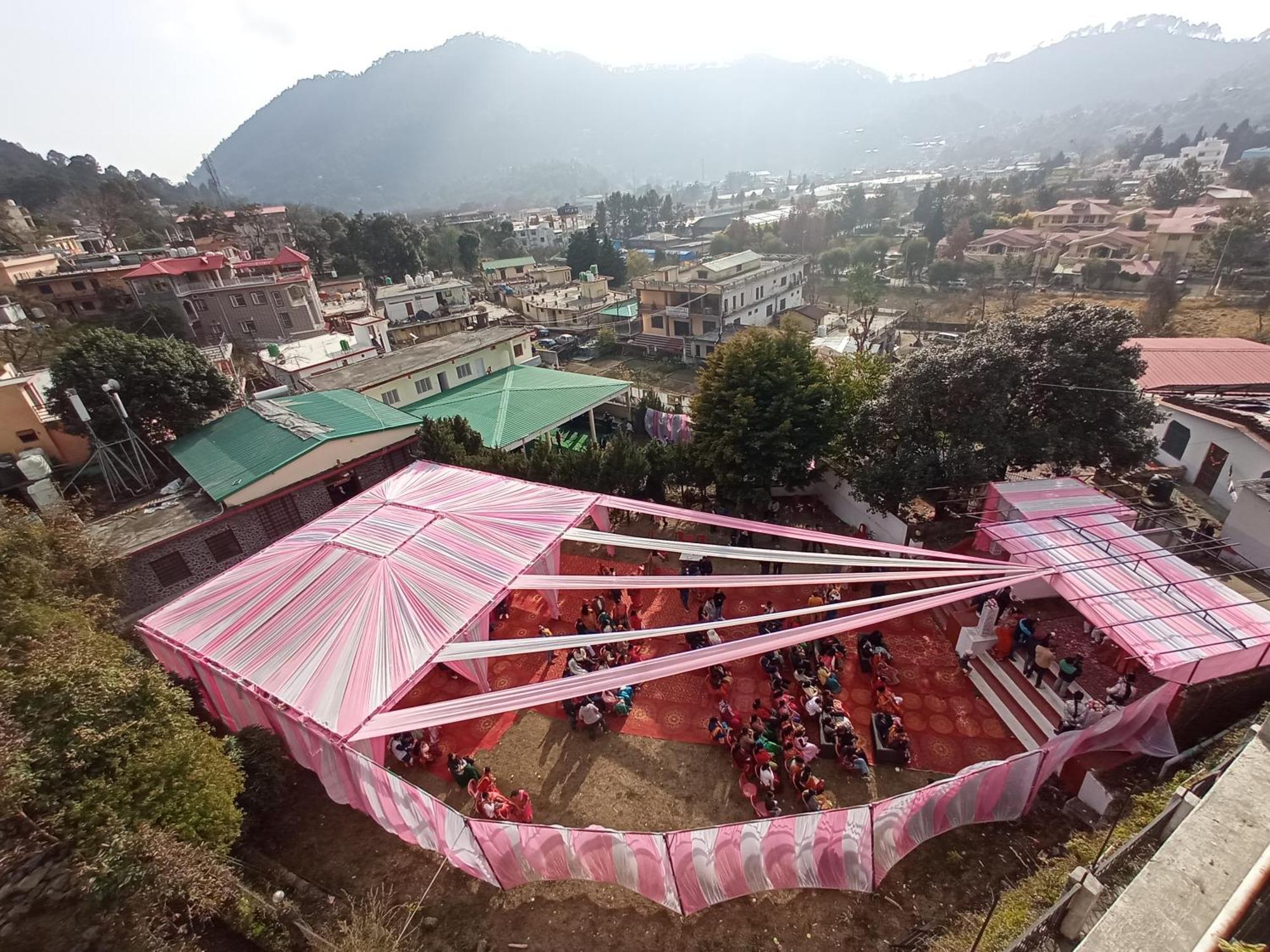 Siddhi Vinayak Hotel And Banquet Bhimtal Bagian luar foto
