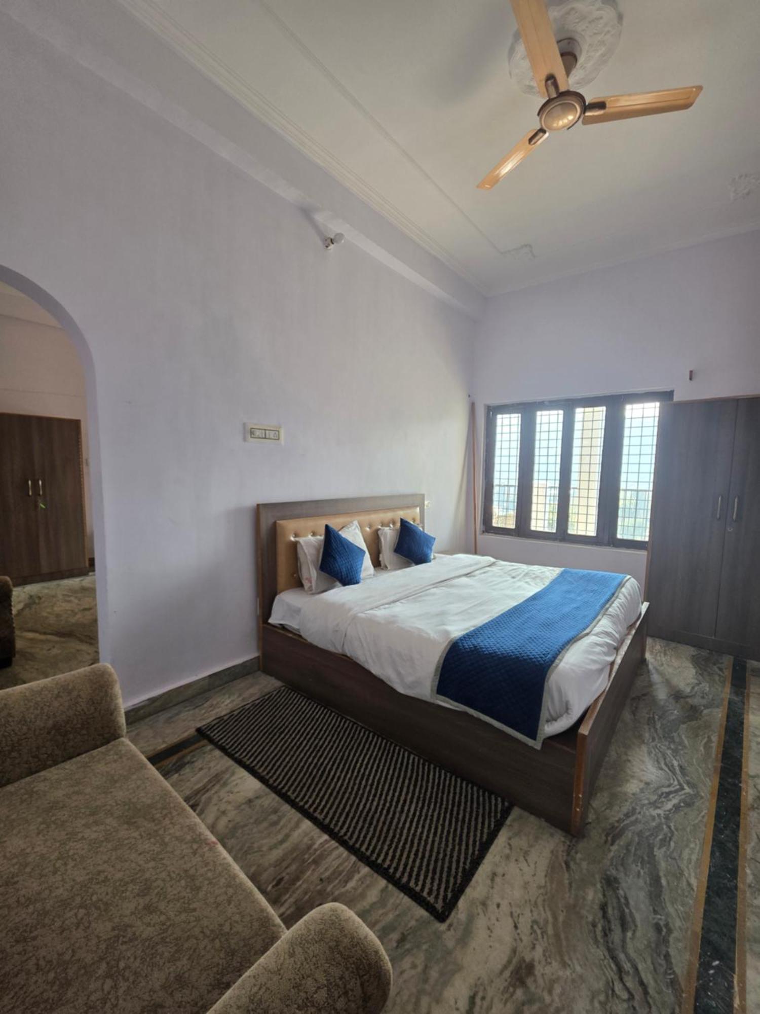 Siddhi Vinayak Hotel And Banquet Bhimtal Bagian luar foto
