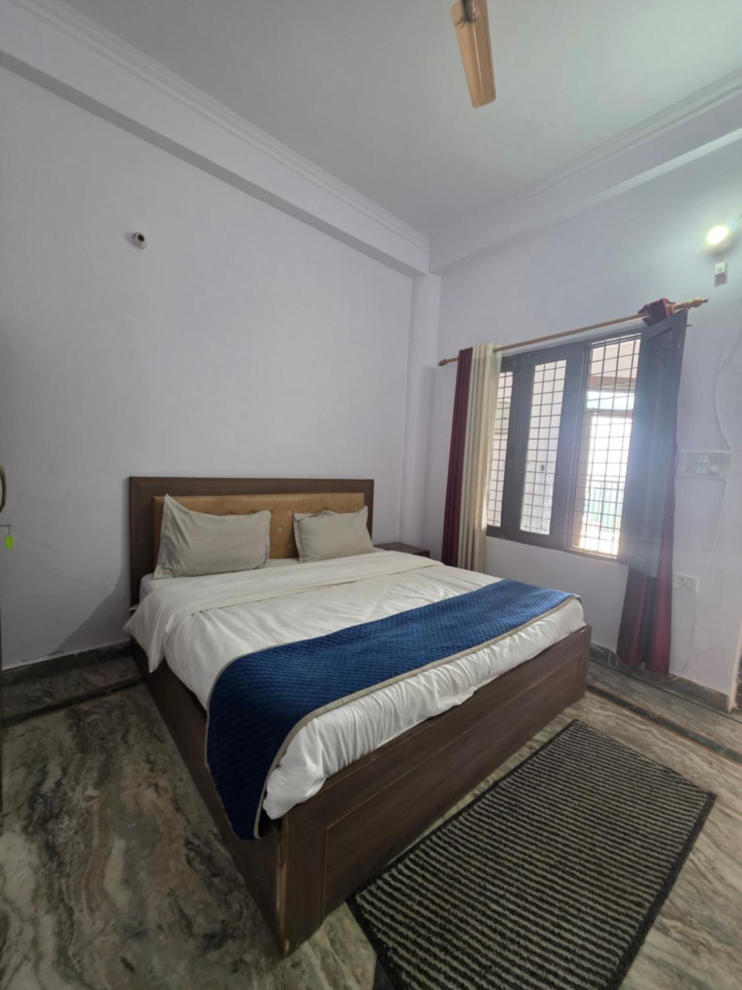 Siddhi Vinayak Hotel And Banquet Bhimtal Bagian luar foto