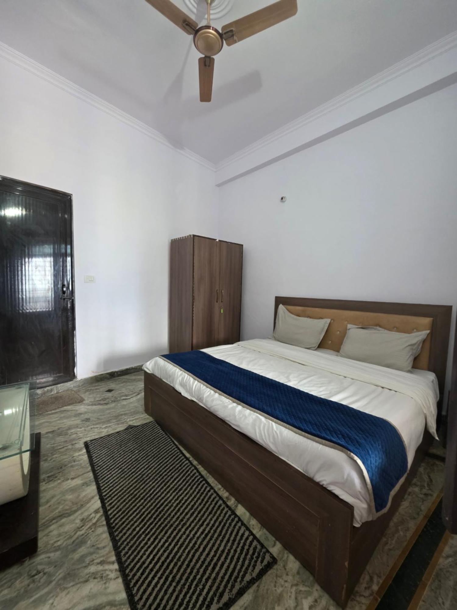 Siddhi Vinayak Hotel And Banquet Bhimtal Bagian luar foto